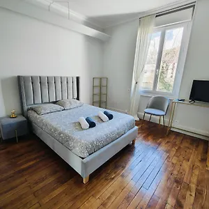 Self-checkin Town House - To Rent In A Beautiful Modern Town House - Not A - Location De Avec Arrivee En Autonomie - Extra Fee For Sheets And Towels - Private Parking - Check Your Plateform Inbox And Follow Check-in Instructions Privatunterkunft Saint-Romain-en-Gal