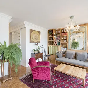 Apartment Veeve - Near Pont De Grenelle, Paris